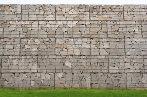 Hintergrund Mauer aus Gabionen